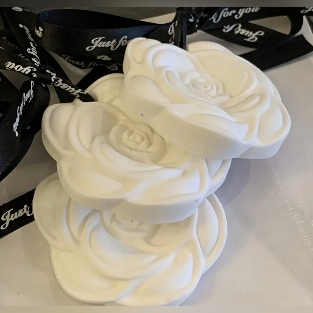 Exquisite Hanging Handmade Aromatherapy Camellia Flower-ONE
